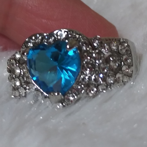 Blue Heart ring - Picture 5 of 12